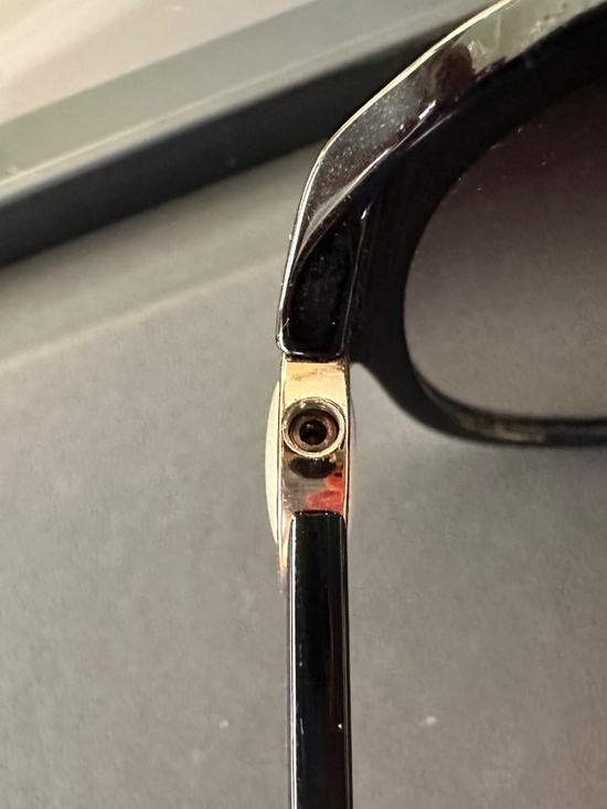 Authentic Bvlgari Black Sunglasses – Excellent Condition – One Arm Missing Screw main image 7